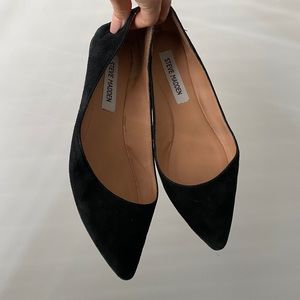 [SOLD] STEVE MADDEN POINTED FLATS